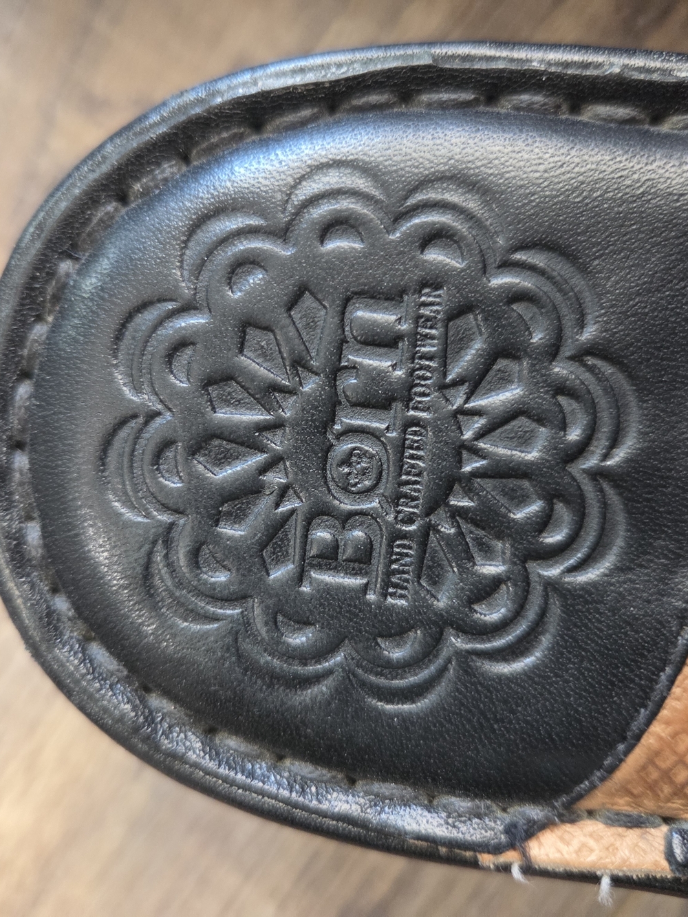 Black BORN Women's Cross-Strap Leather Slide Sandals - Picture 2 of 11
